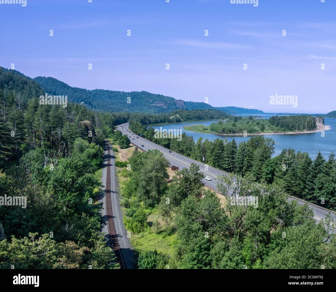 Sand Island, Columbia River, Overlook Loop Trail, Waterfall Alley, Columbia River Gorge National Scenic Area, Oregon. Stock Photo