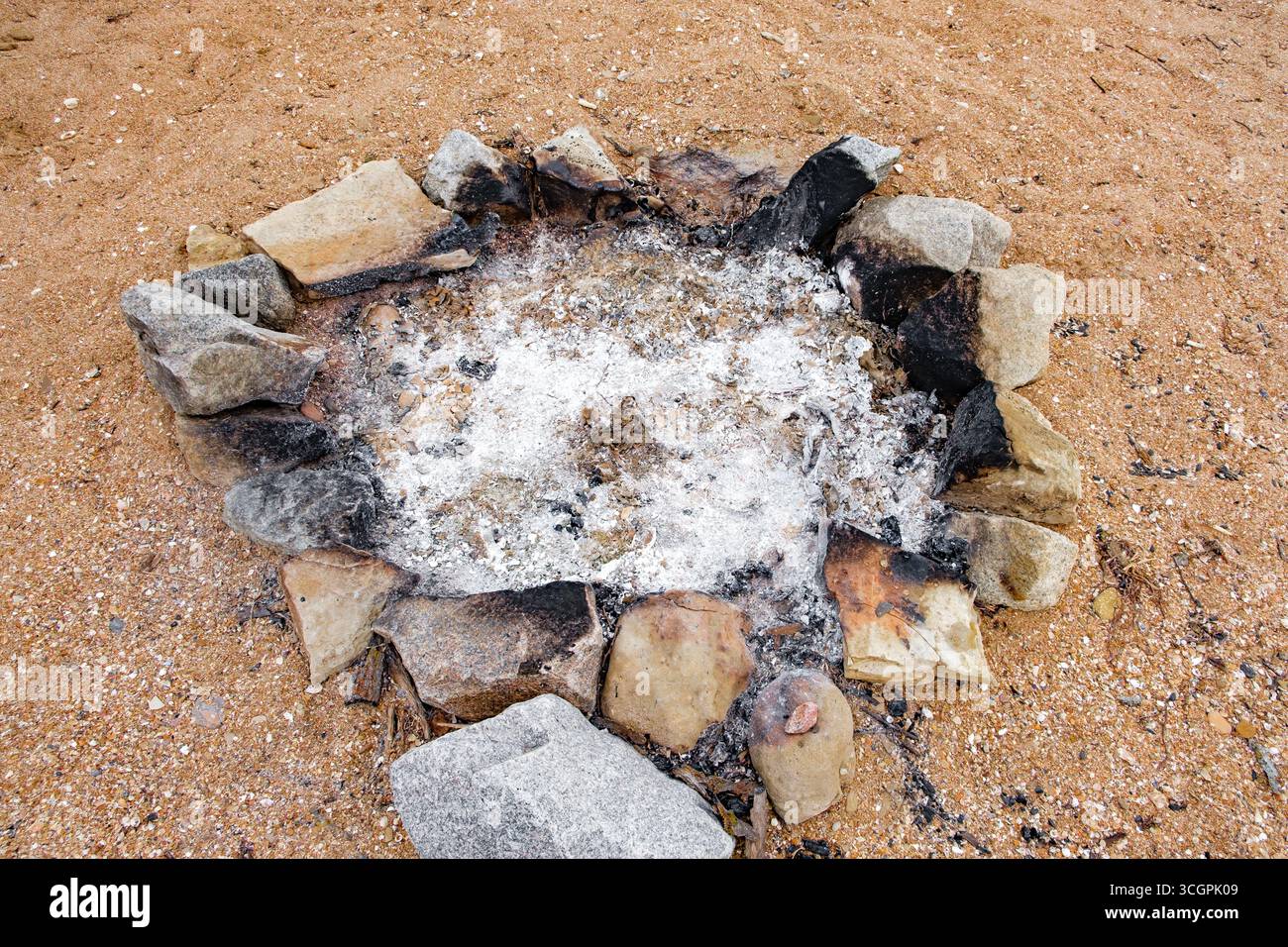 Extinguished fireplace hi-res stock photography and images - Alamy