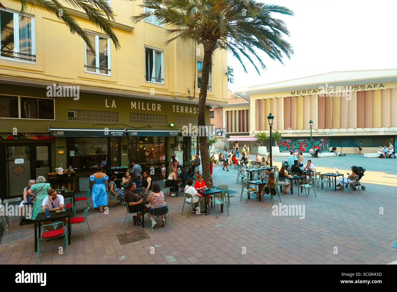 Lively atmosphere on the terraces of Ruzafa, one of Valencia’s ...