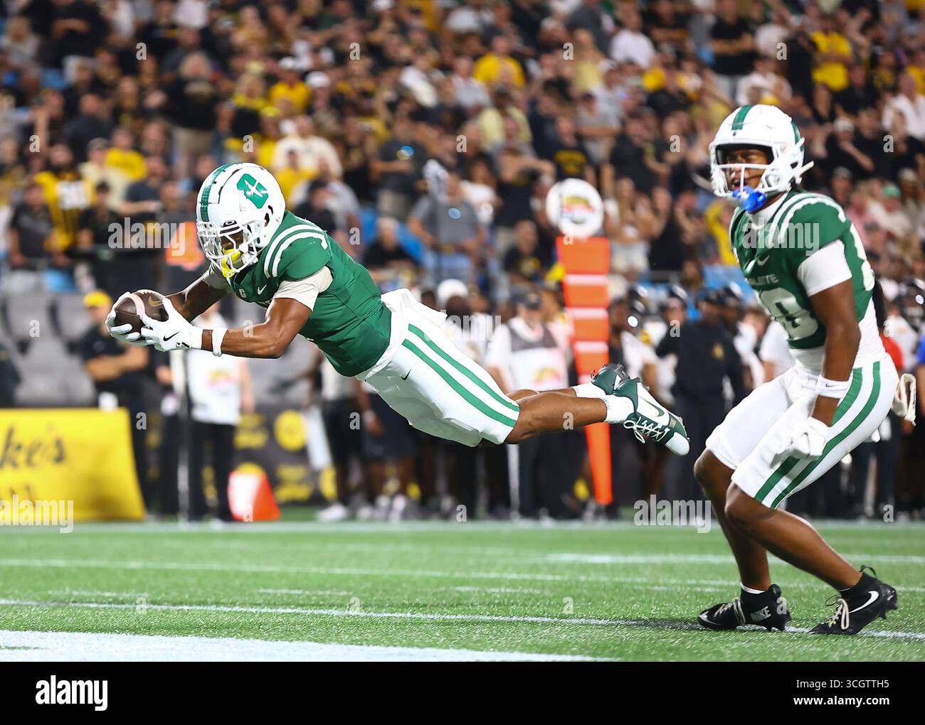 August 29, 2025: UNC-Charlotte wide receiver E. Jai Mason (7) scores