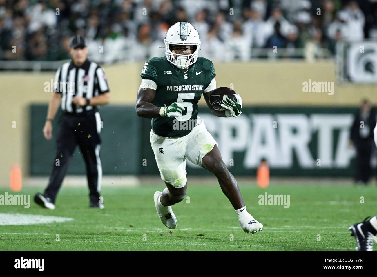 EAST LANSING, MI - AUGUST 29: Michigan State Spartans running back ...