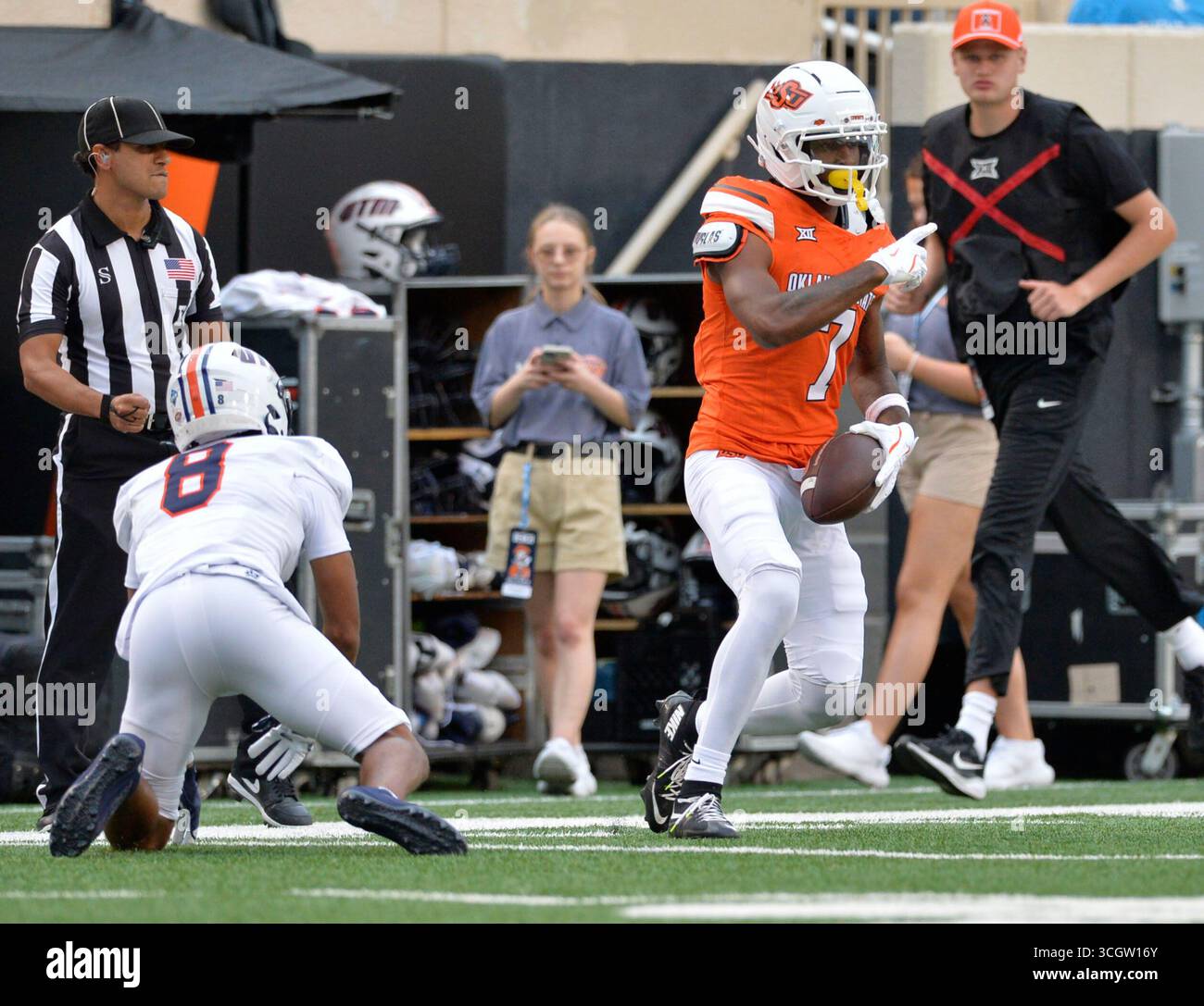 August 28, 2025, Stillwater, Oklahoma, USA: Oklahoma State Cowboys wide ...