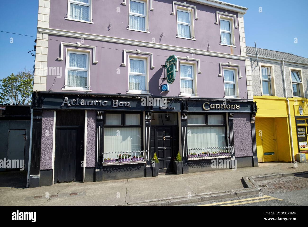 atlantic bar cannons pub dungloe county donegal republic of ireland Stock Photo