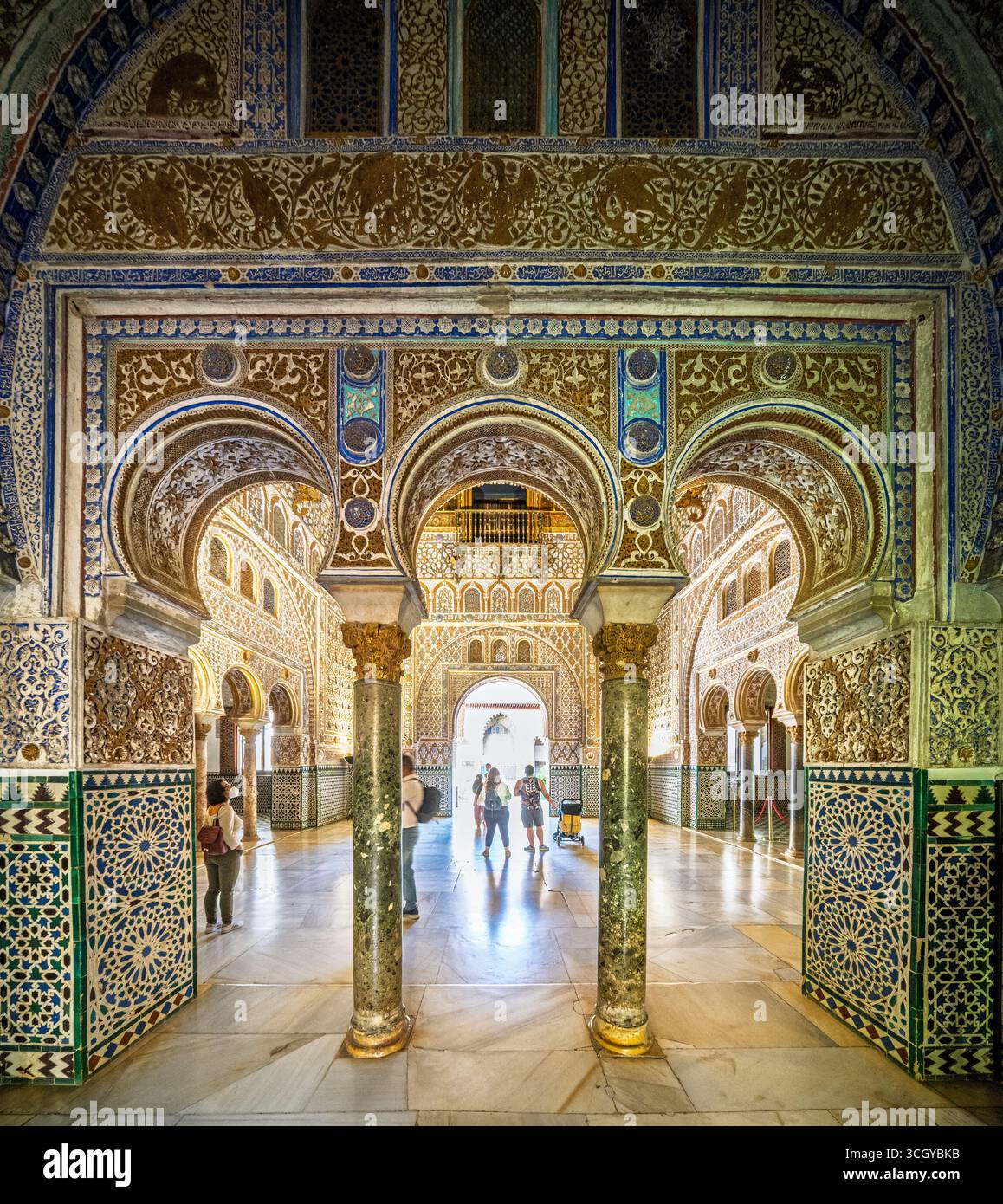 Visitors admire intricate floor hi-res stock photography and images - Alamy