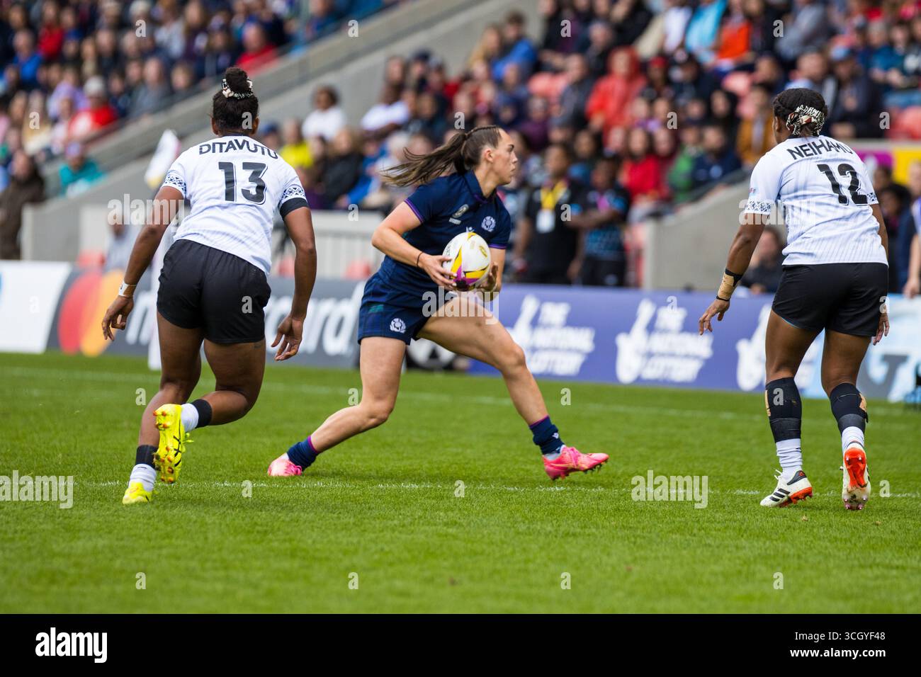Lisa Thomson Lisa Thomson (Centre – Scotland and Trailfinders) delivers a flat pass ...