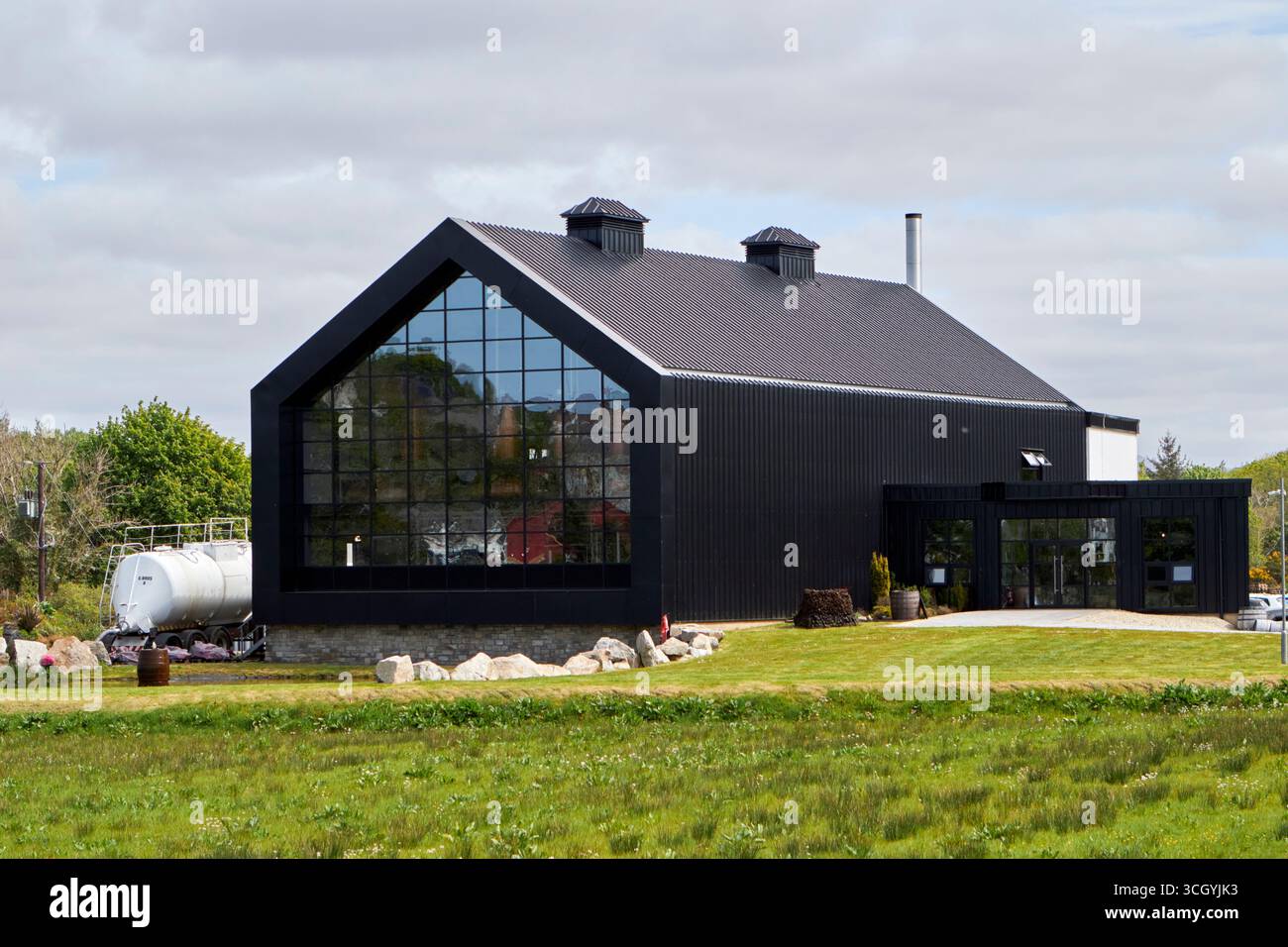 ardara distillery home to sliabh liag distillers ardara county donegal republic of ireland Stock Photo