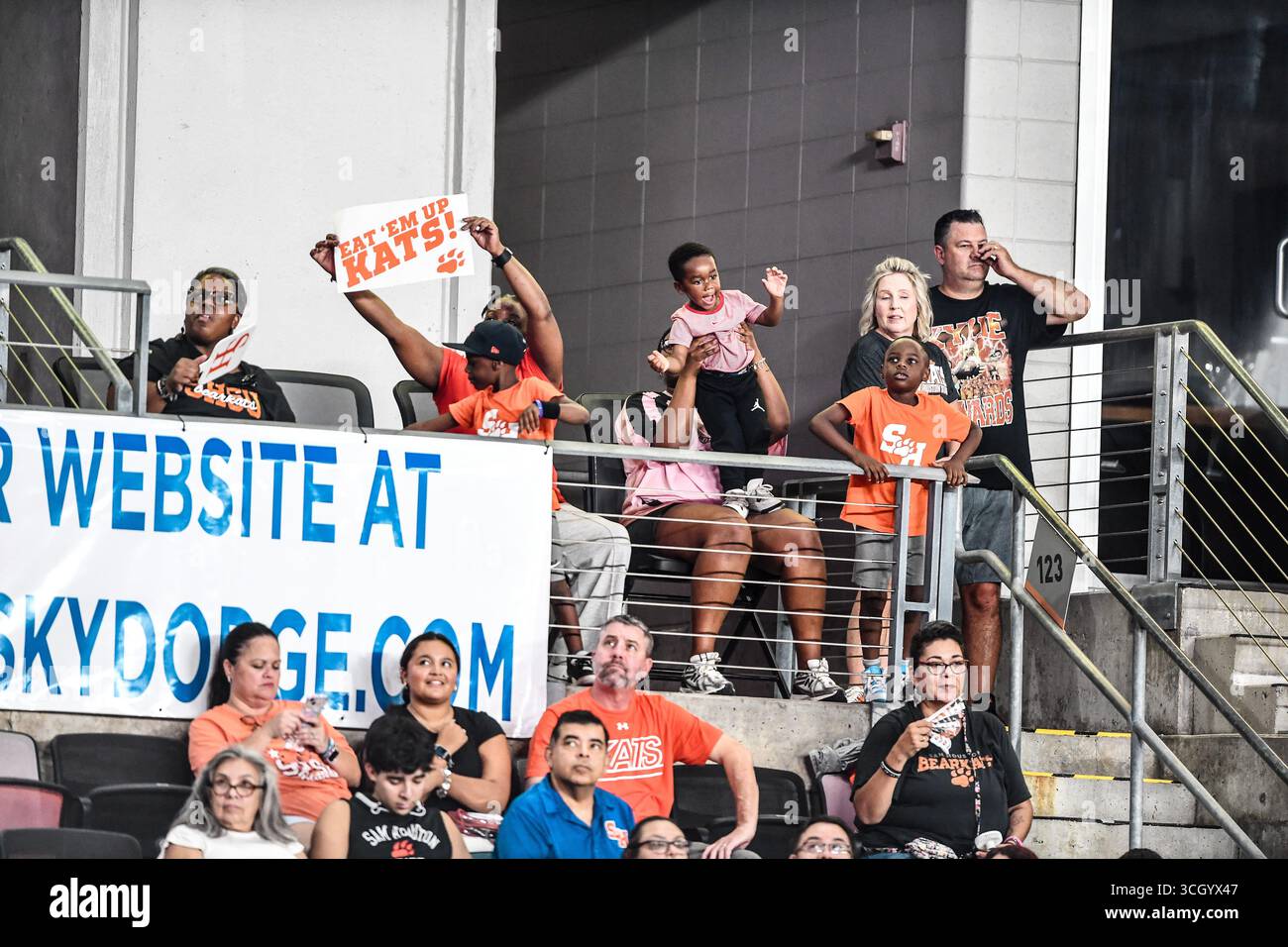 Cheering Shell Houston, Texas, USA. 29th Aug, 2025. Sam Houston State Bearkat fans ...