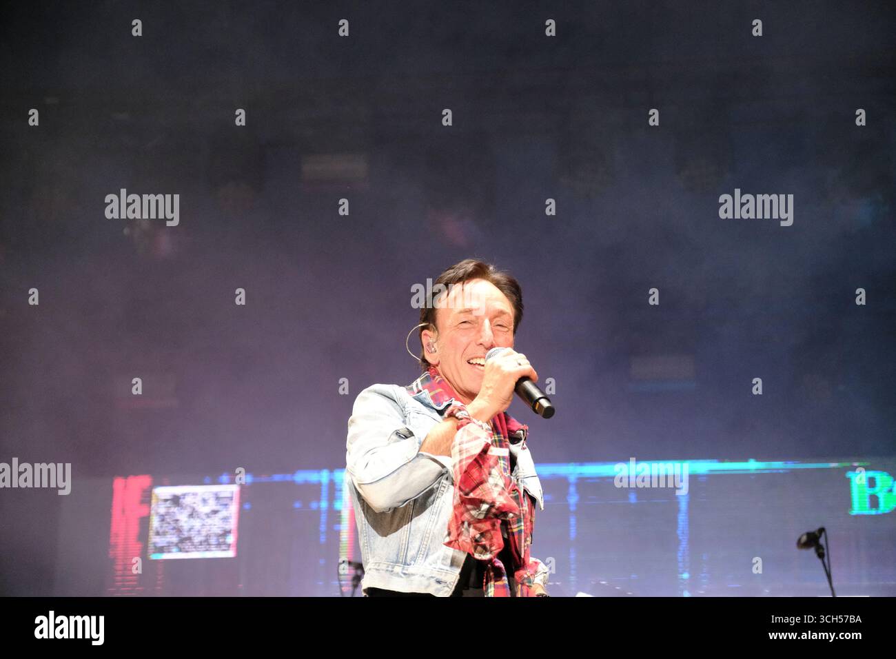 Jedburgh, UK. 31st Aug, 2025. Bay City Rollers perform onstage during day two of EdgeFest 2025 at Lilliardsedge near Jedburgh on August 30, 2025. EdgeFest 2025, Music Festival. A growing music festival, in the Scottish Borders, now in its third year, being held at Lilliardsedge, near Jedburgh. Music and entertainment for all the family, under the big top. ( Credit: Rob Gray/Alamy Live News Stock Photo