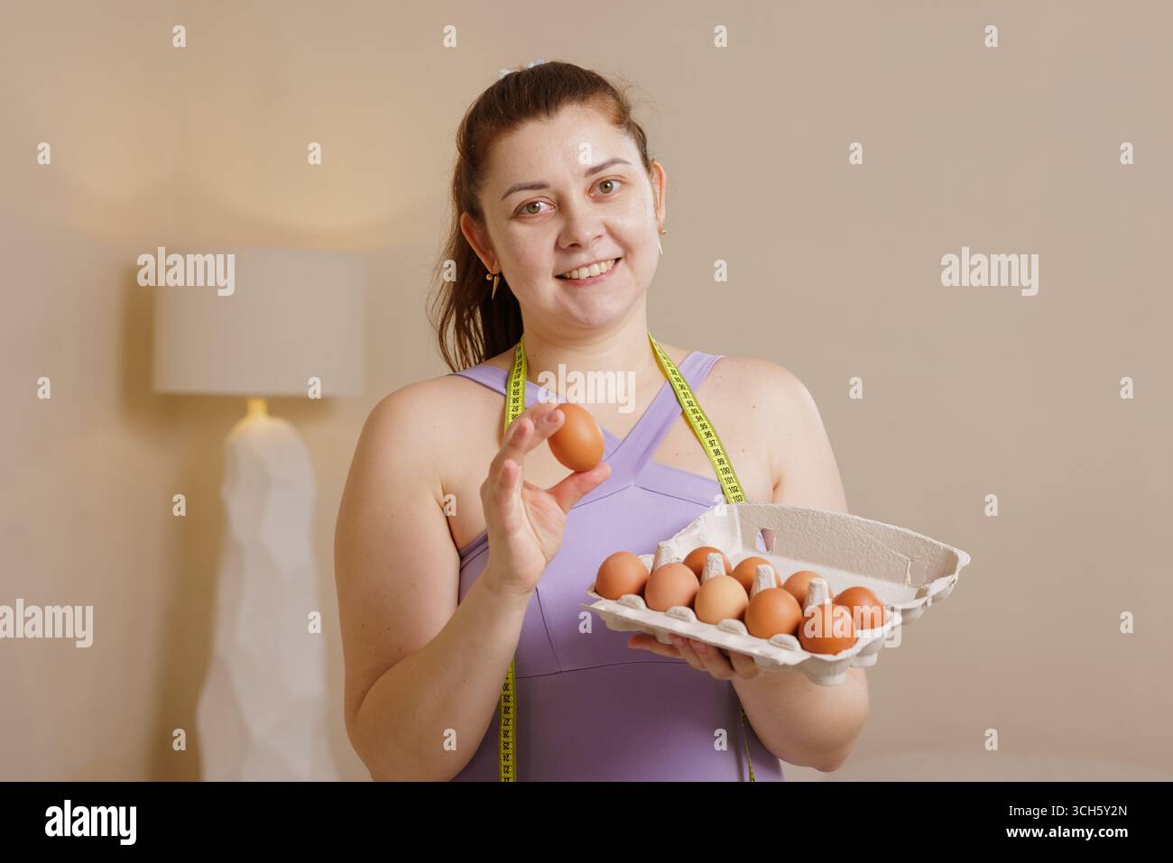 Smiling plus size woman hi-res stock photography and images - Page