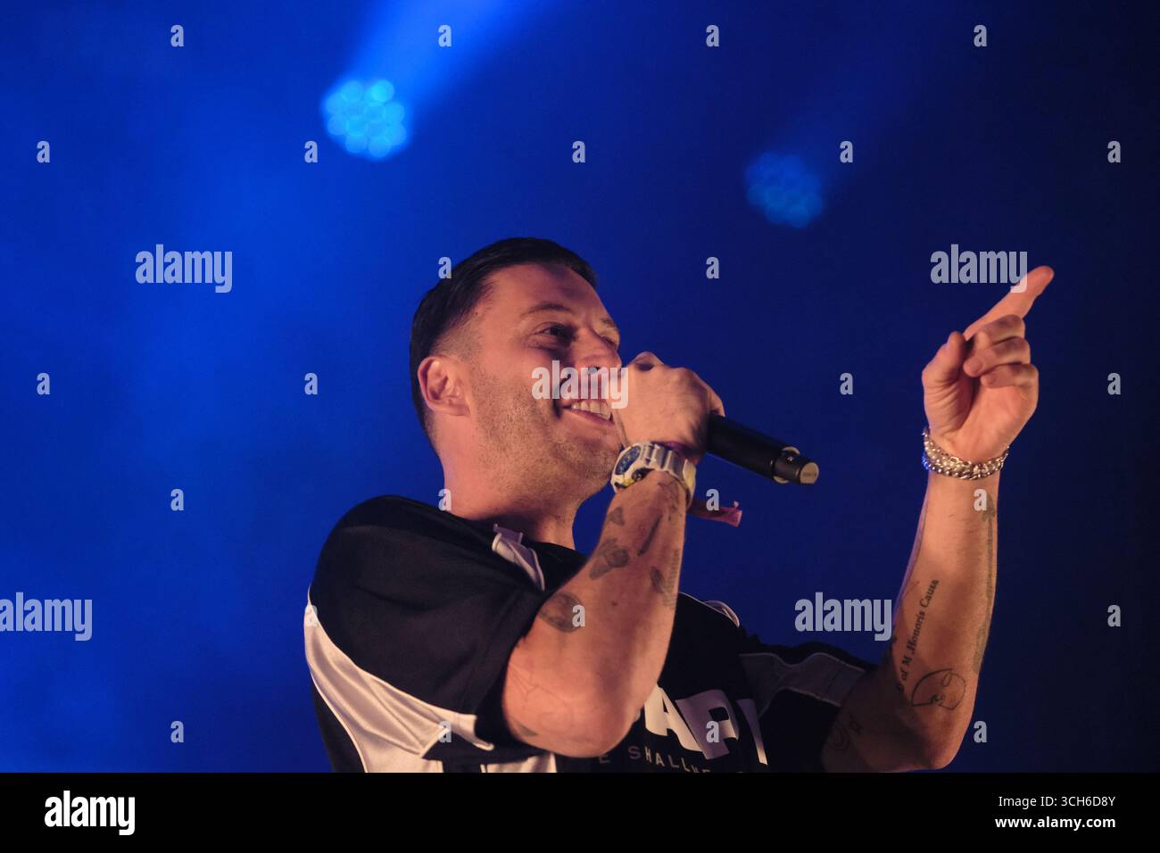 Jedburgh, UK. 31st Aug, 2025. Example performs onstage during day two of EdgeFest 2025 at Lilliardsedge near Jedburgh on August 30, 2025. EdgeFest 2025, Music Festival. A growing music festival, in the Scottish Borders, now in its third year, being held at Lilliardsedge, near Jedburgh. Music and entertainment for all the family, under the big top. ( Credit: Rob Gray/Alamy Live News Stock Photo