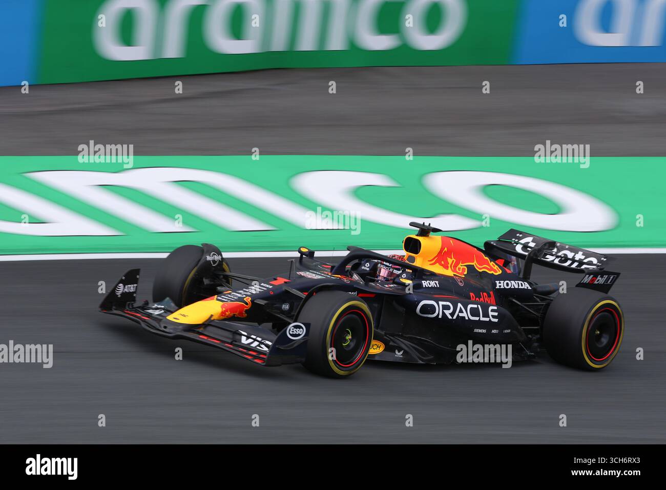 #1 Max Verstappen (NLD) Oracle Red Bull Racing (AUT) Red Bull RB21 ...