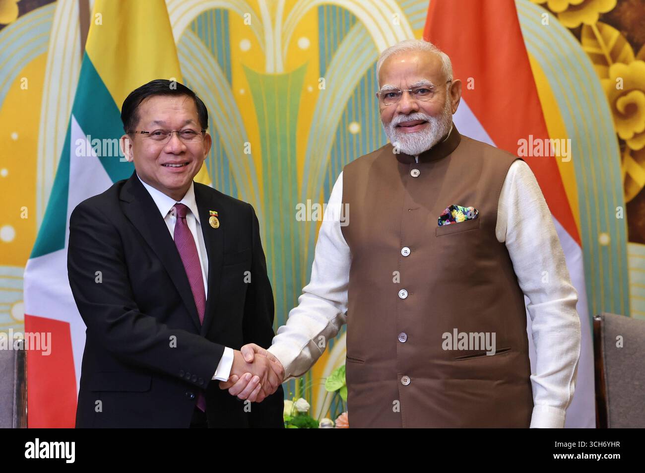 Min Aung Hlaing Narendra Modi red carpet New Geopolitical Hedging in the Bay of Bengal