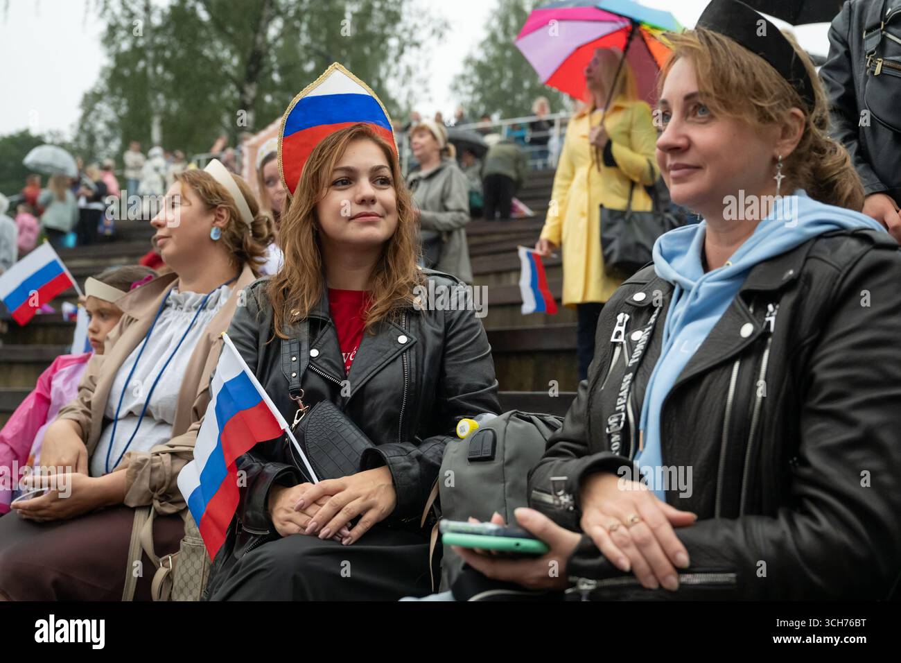 Women take part in setting a Russian record for the largest number of ...