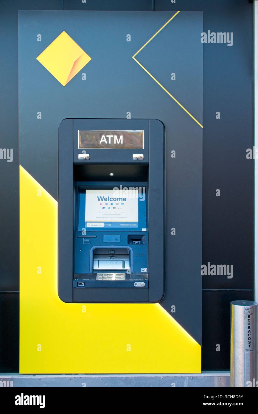 Street atm machine hi-res stock photography and images - Page 16 - Alamy