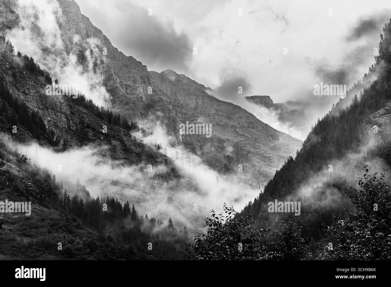Peaks in monochrome hi-res stock photography and images - Alamy