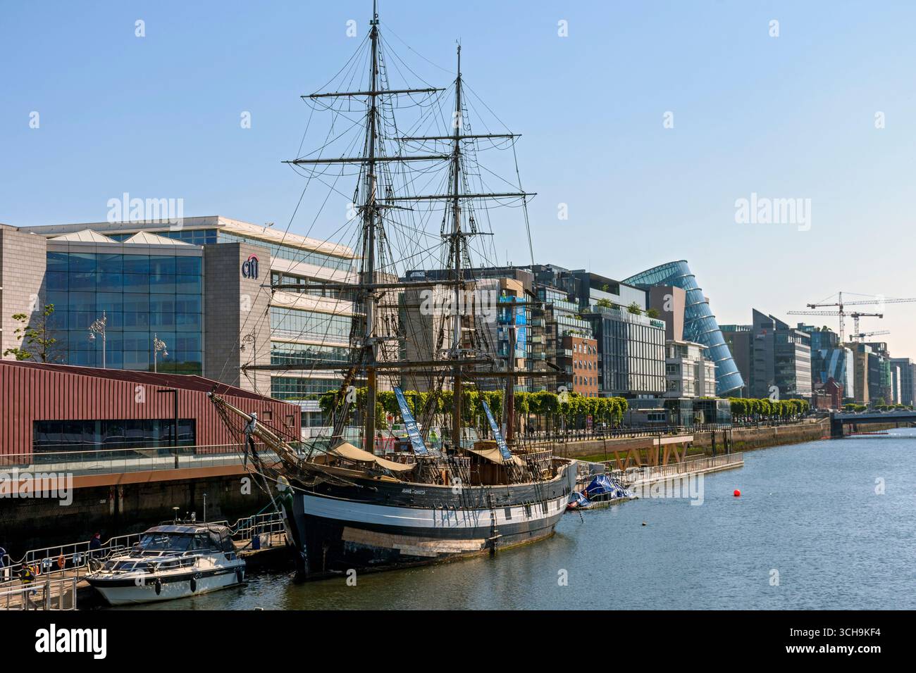 The Jeanie Johnston, a replica (2002) of a three-masted barque originally built in Quebec, Canada, in 1847.  On the river Liffey, Dublin, Ireland. Stock Photo