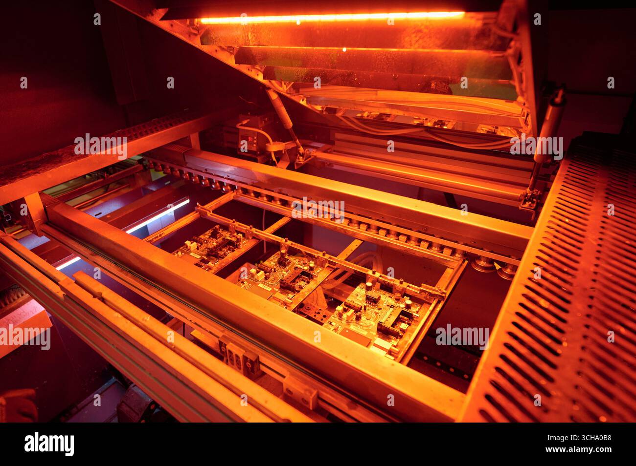 Surface mounting process of printed circuit boards during reflow ...