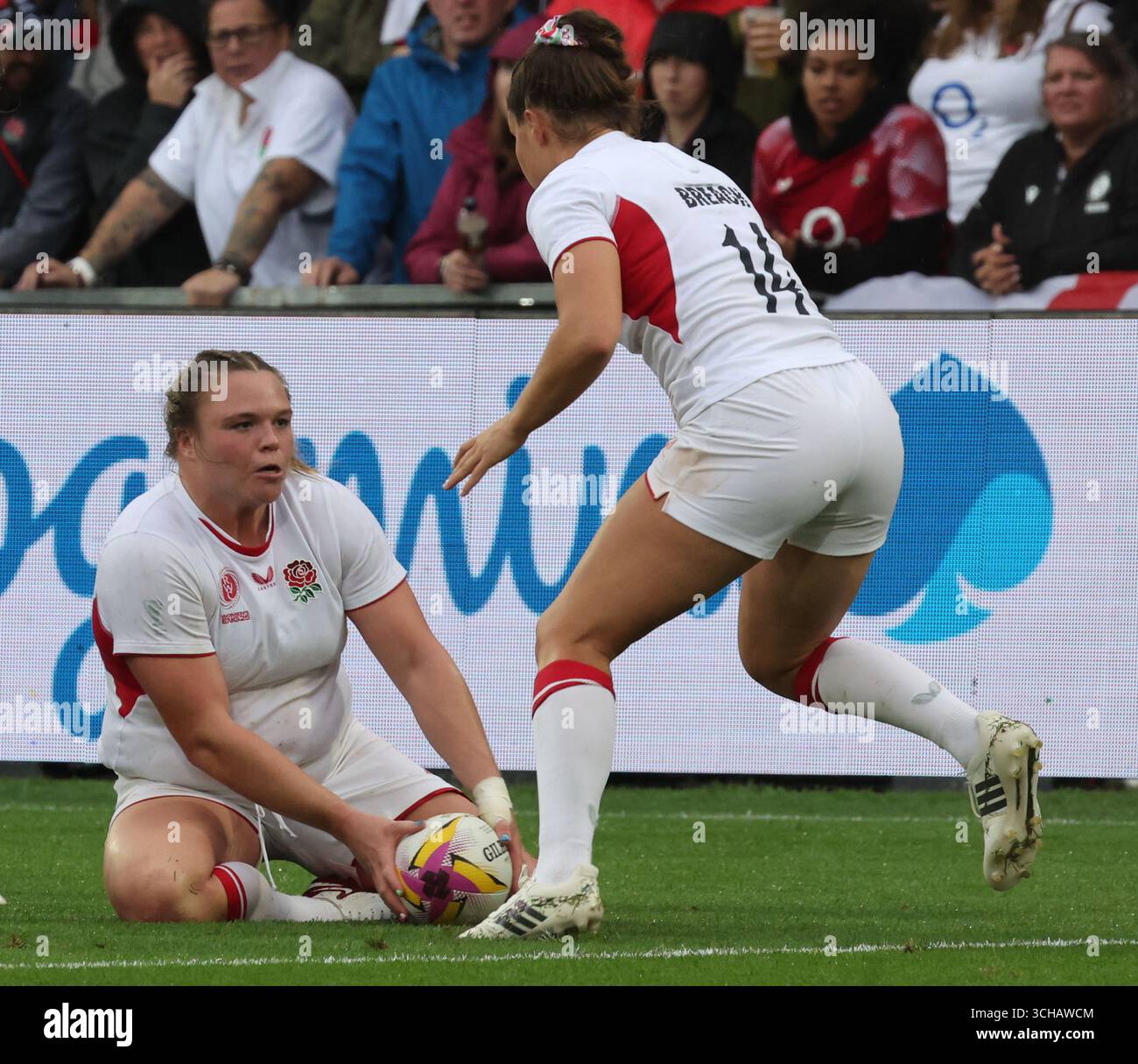 during Women’s Rugby World Cup 2025 Pool A match between England (Red ...