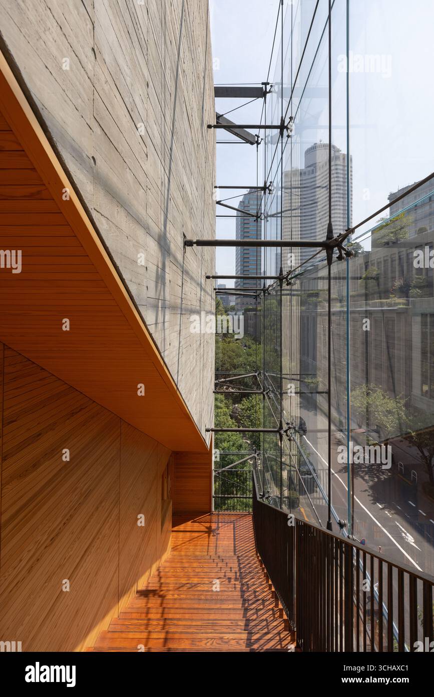 Modern japanese building hi-res stock photography and images - Alamy