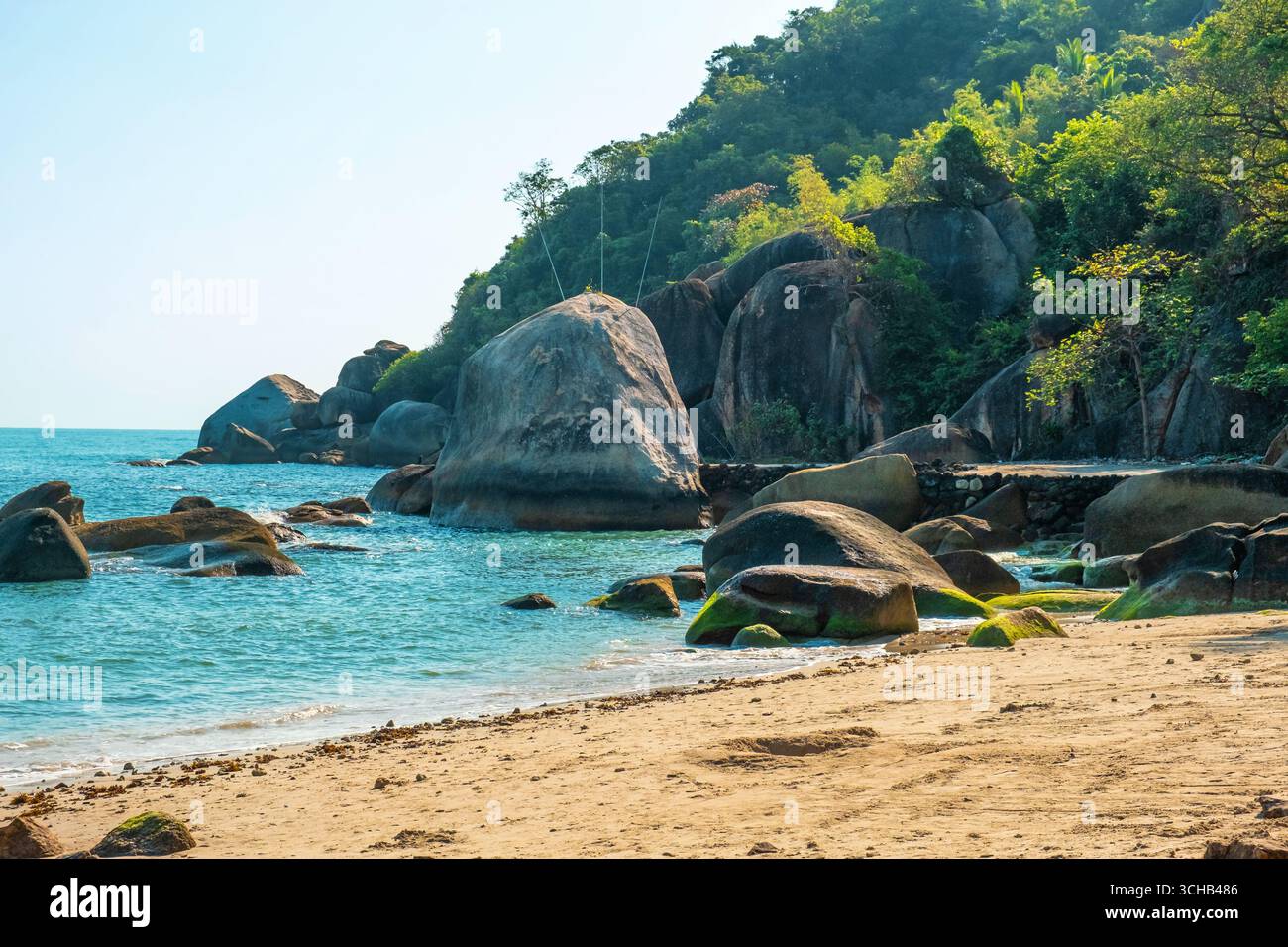 Crystal blue ocean water hi-res stock photography and images - Alamy
