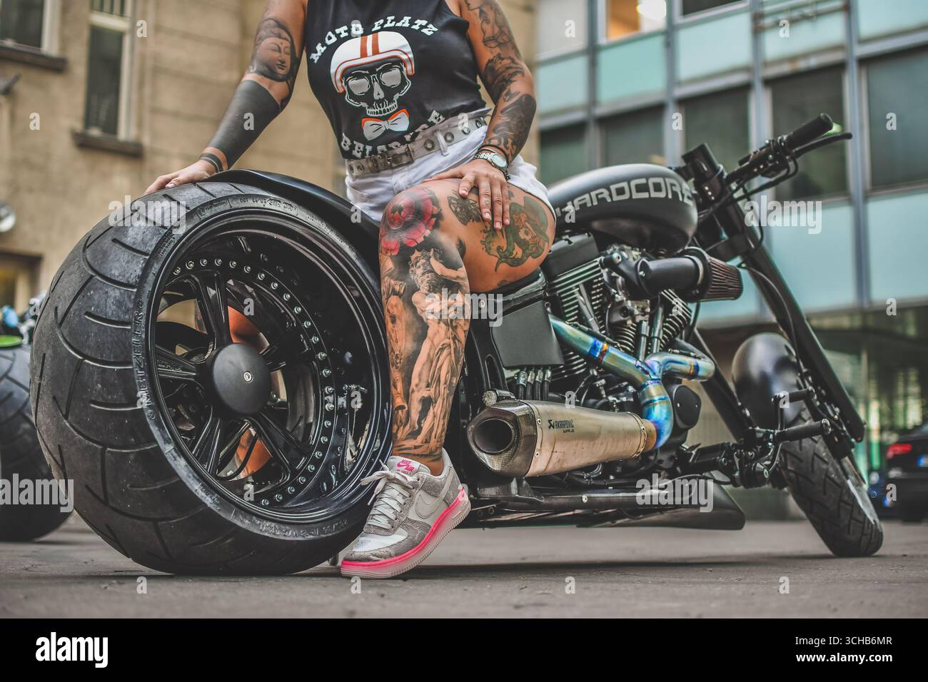 Classic Motorcycle Girl Motorcycle Tattoo Custom Chicks Harley Davidson  VINTAGE HARLEY-DAVISON MOTORCYCLE, image size:1300x956