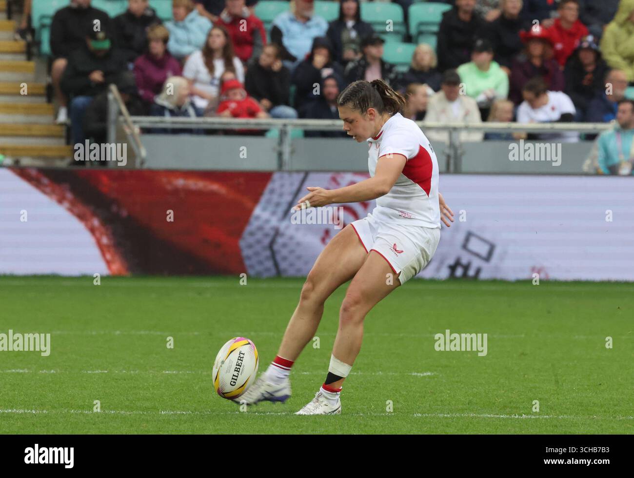 England's(Red Roses)Helena Rowland in action during Women’s Rugby World ...