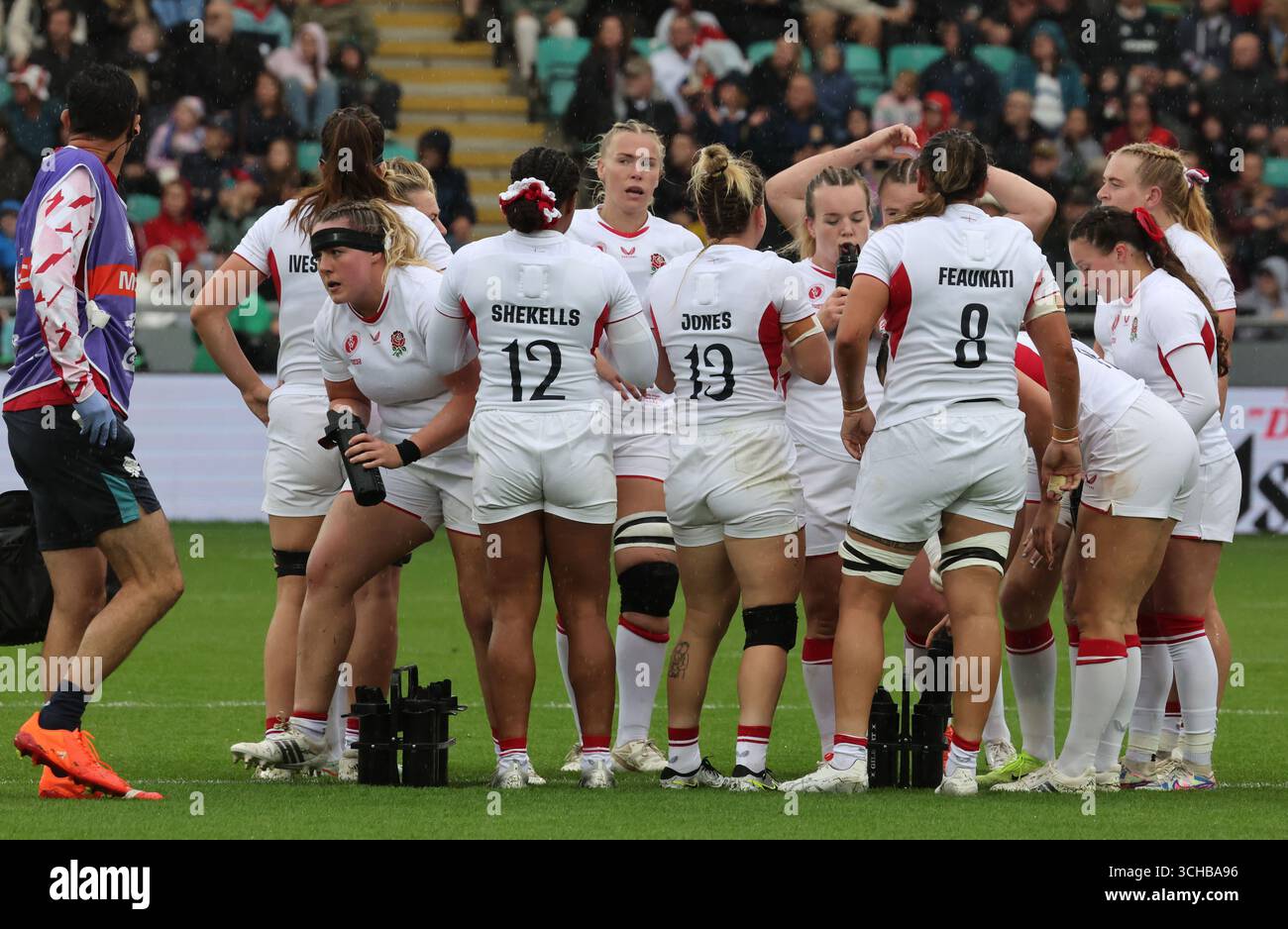 England players huddle togetherduring Women’s Rugby World Cup 2025 Pool ...