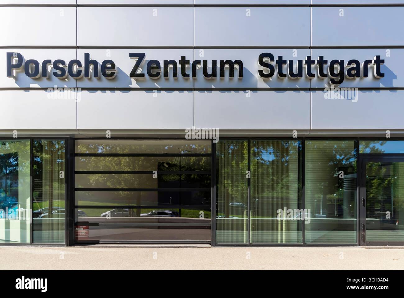 Porsche Zentrum Stuttgart. // 29.08.2025. Stuttgart, Baden-Württemberg ...