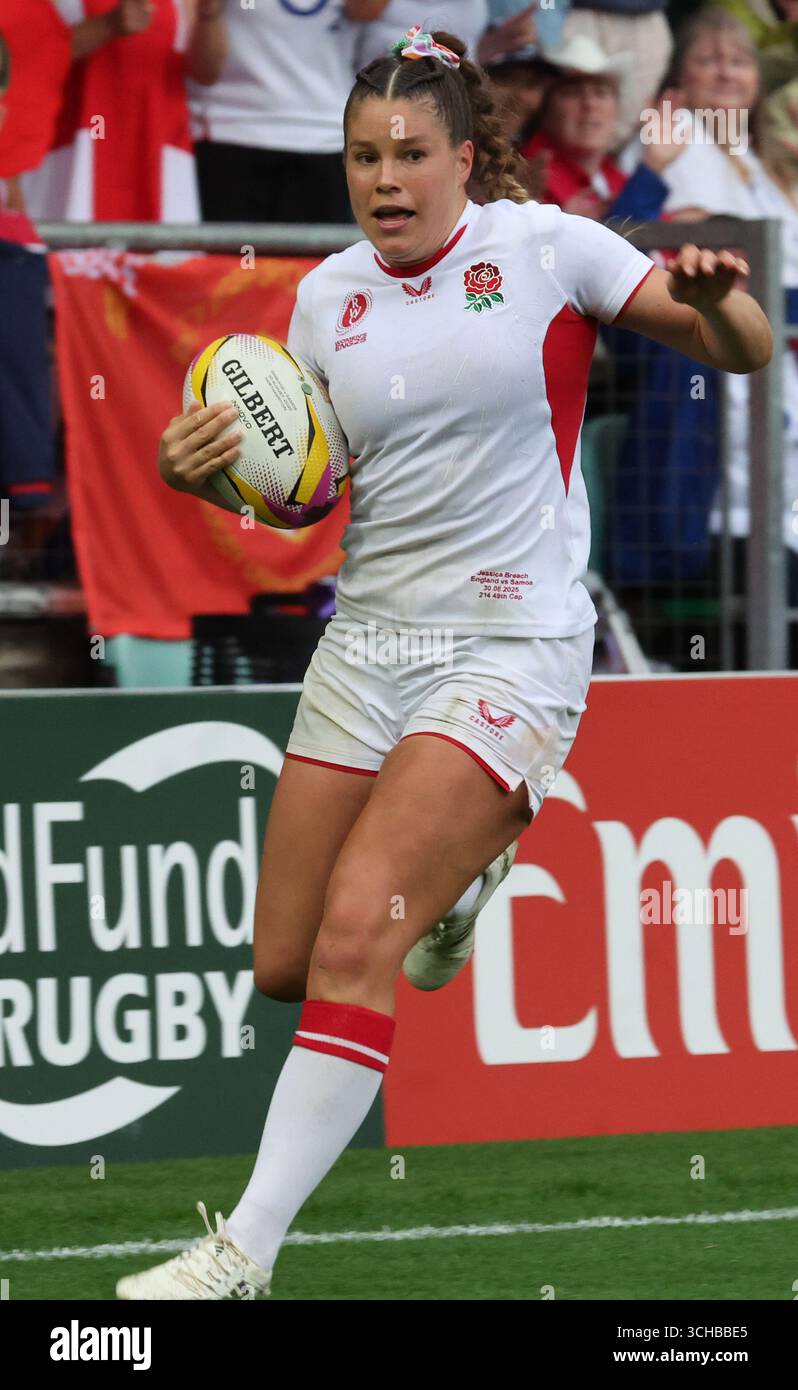 Red Roses Jess England's(Red Roses)Jess Breach(Saracens) in action during Women’s ...