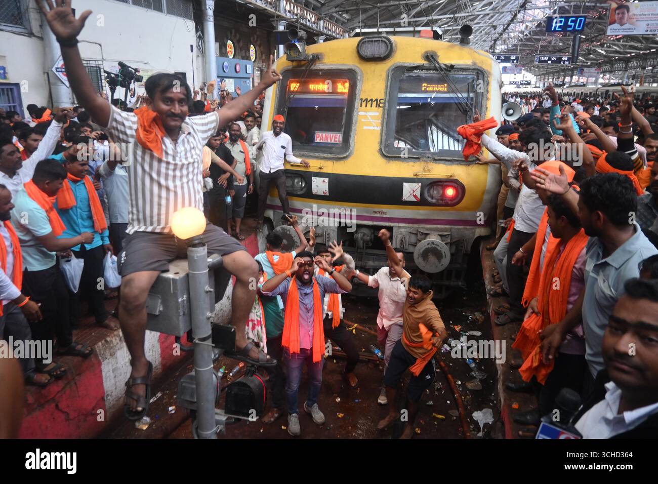MUMBAI, INDIA - SEPTEMBER 1: Supporters of Maratha quota activist Manoj ...