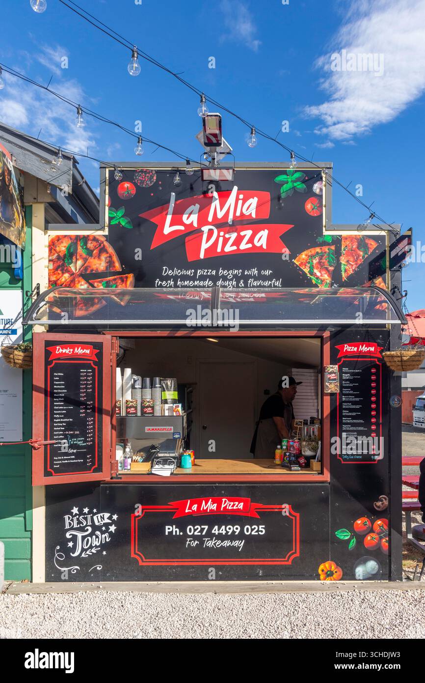 Pizza la hi-res stock photography and images - Alamy, image size:866x1390