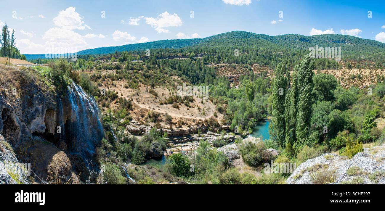 Panorámica de la cascada y pozas del río Jucar en Uña, Cuenca. Stock Photo