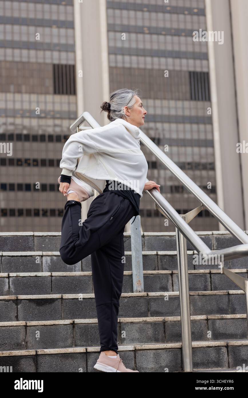 Outside steps and handrail hi-res stock photography and images - Alamy
