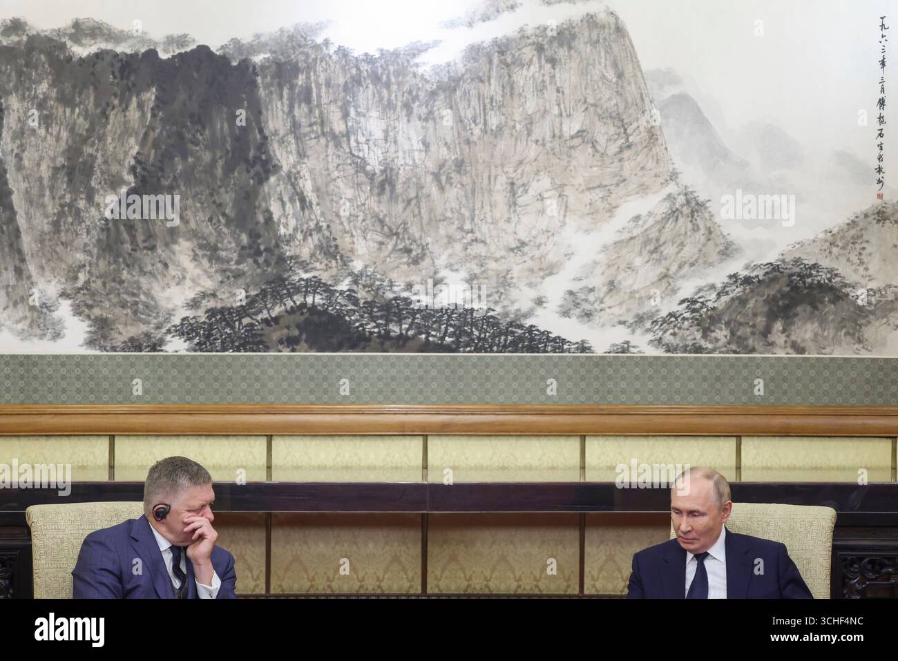 Slovak Prime Minister Robert Fico Meets Vladimir Putin in Moscow. Signals End of War Near
