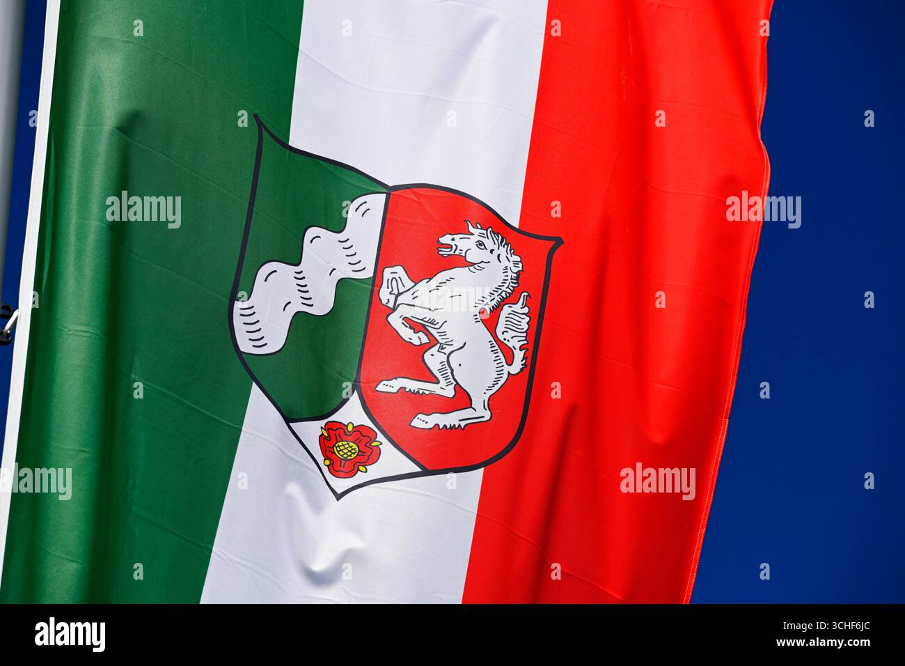 Wehende Fahne Des Deutschen Bundeslandes Nordrhein Westfalen Waving wehende-fahne-des-deutschen-bundeslandes-nordrhein-westfalen-waving