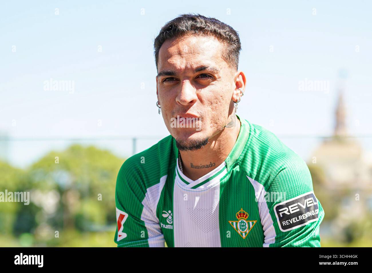 Seville, Spain. 2 september, 2025. Brazilian footballer Antony dos Santos is officially presented as the new football player of Real Betis Balompie until 2030 during photo session held at restaurant Abades Triana in Seville, Spain. Editorial use only. Credit: Fernando Vazquez / Alamy Live News Stock Photo