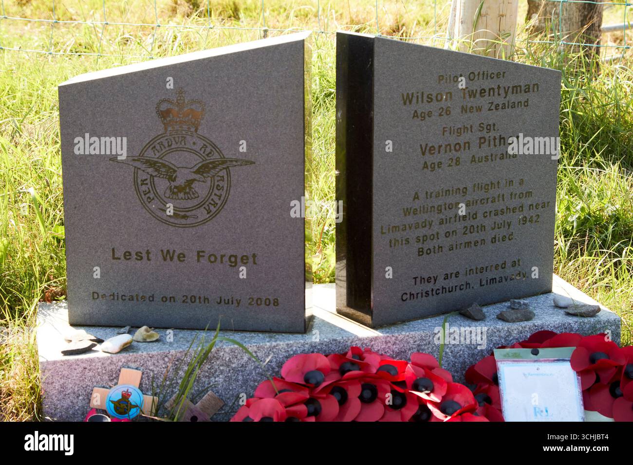memorial to wilson twentyman and vernon pither kiled on a training flight in a wellington aircraft near in july 1942 portballintrae causeway coast cou Stock Photo