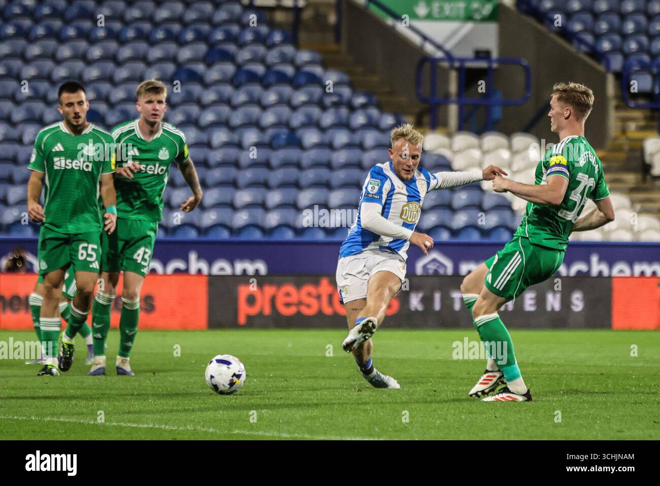huddersfield-uk-02nd-sep-2025-joe-taylor-of-huddersfield-town