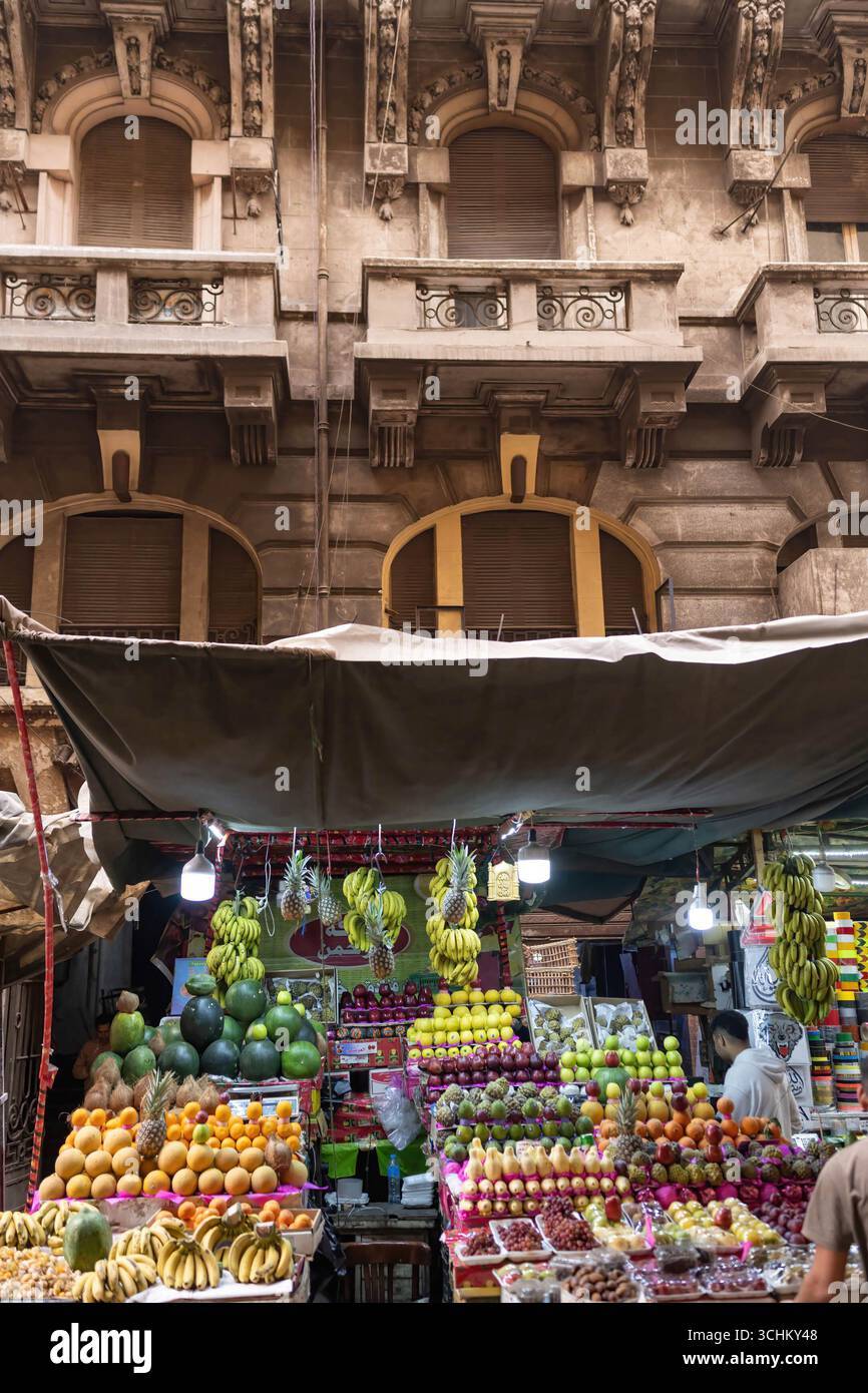 Souk Al Tawfik a popular fruit and vegetable market in the modern ...