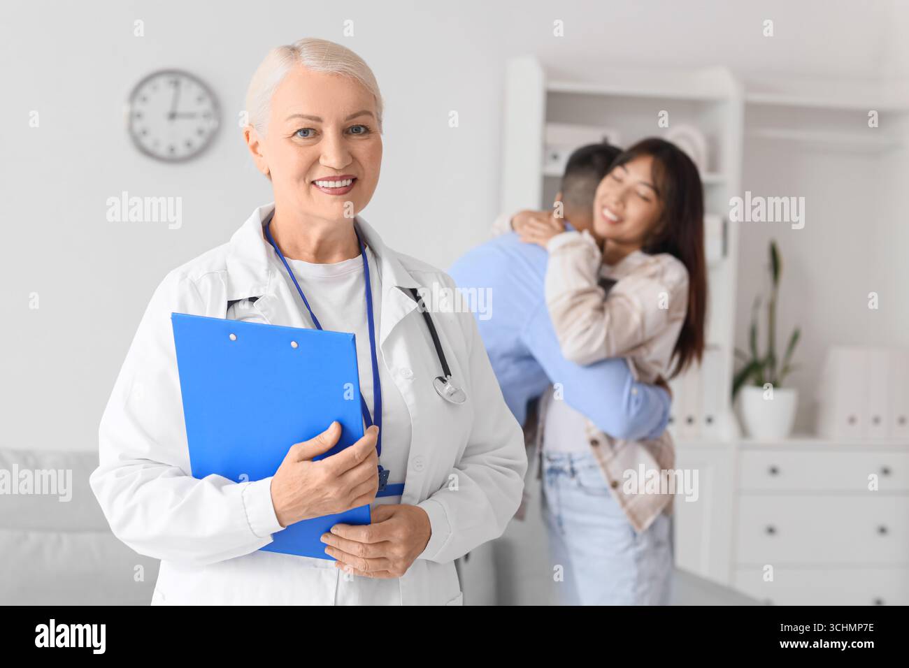 Female fertility doctor against hi-res stock photography and images - Alamy
