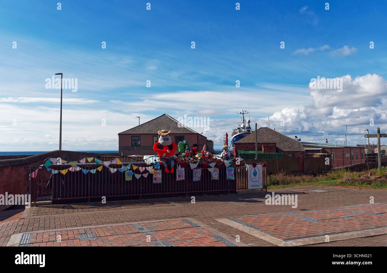 Harb Character Local Community art of knitted Beano characters attached to the ...