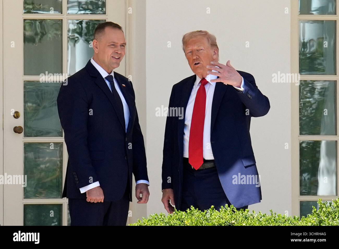 US President Donald Trump welcomes Polish president Karol Nawrocki to ...