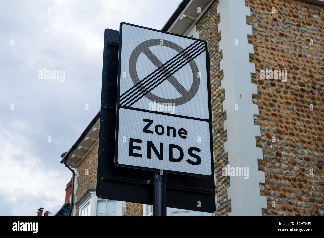Sign In Uk Uk road sign end of parking hi-res stock photography and images - Alamy
