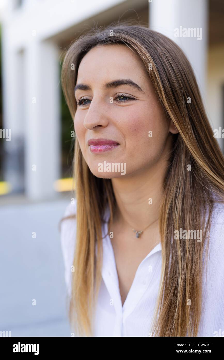 Woman outdoors white shirt hi-res stock photography and images - Alamy