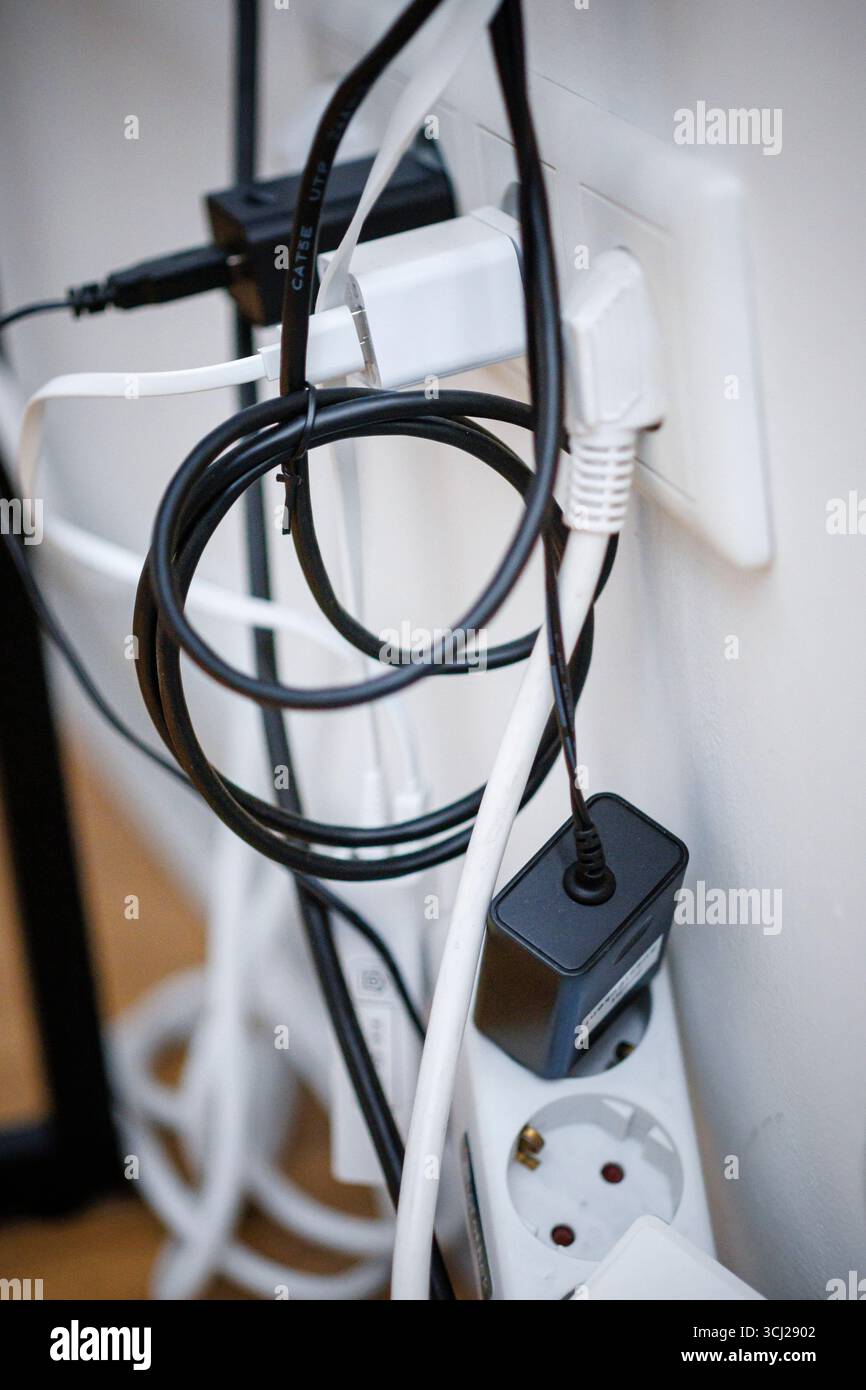 Berlin, Deutschland. 04th Sep, 2025. A symbolic photo of cable clutter. Plugs of various types plugged into a socket. Berlin, September 4, 2025. Credit: dpa/17�Թ����� Live News Stock Photo