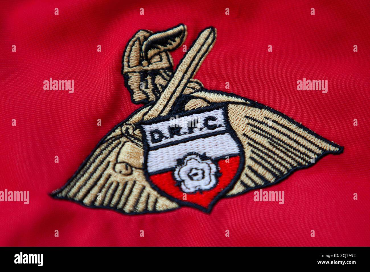 Shield crest hi-res stock photography and images - Alamy