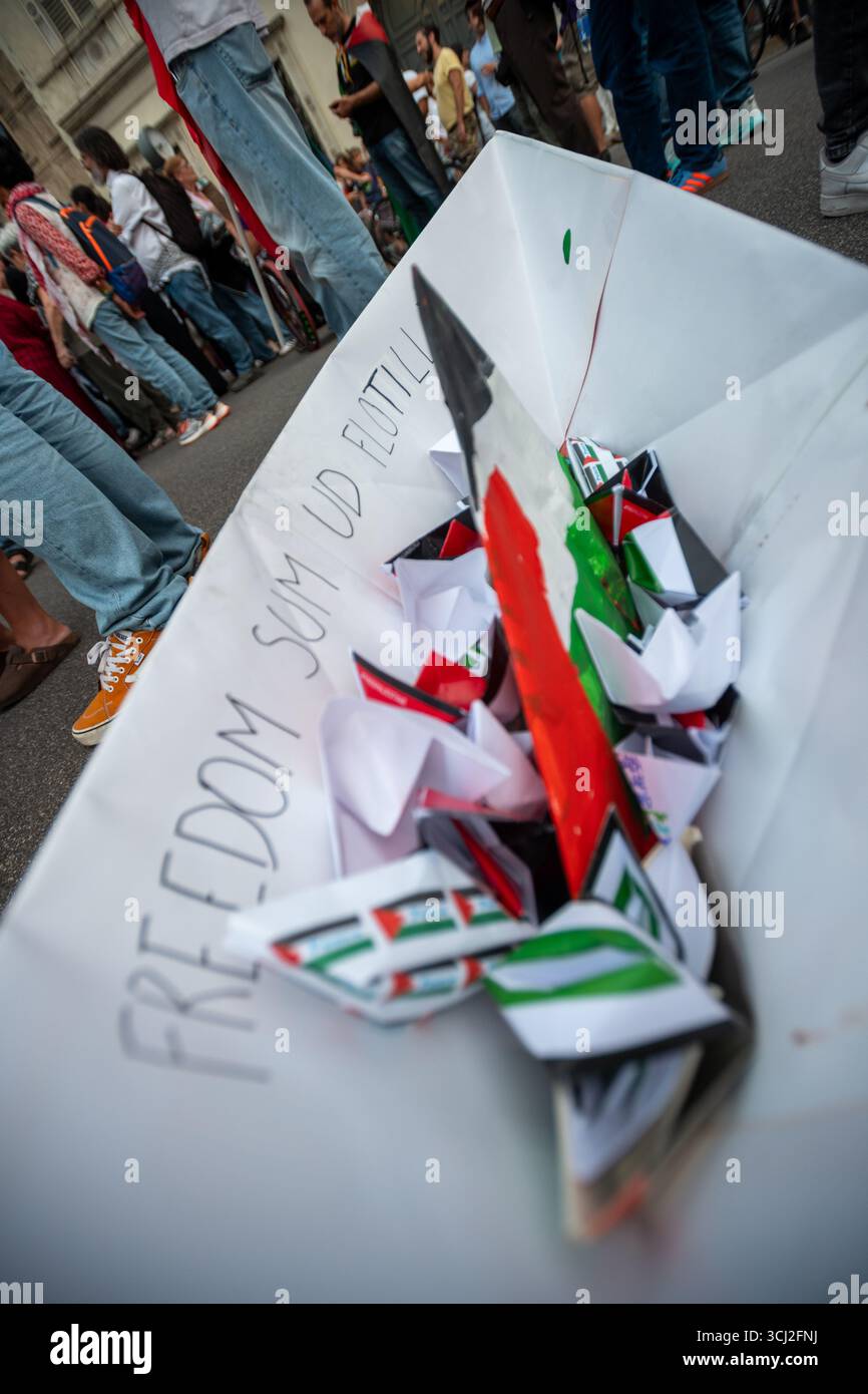 Milan, Italy – September 4, 2025. Around one thousand people gathered at Milano Centrale railway station for a demonstration in support of the Freedom Sumud Flotilla, backing the initiative that aims to break the blockade of the Gaza Strip imposed by the Israeli government. The rally was followed by a spontaneous march that ended in Porta Venezia. Stock Photo