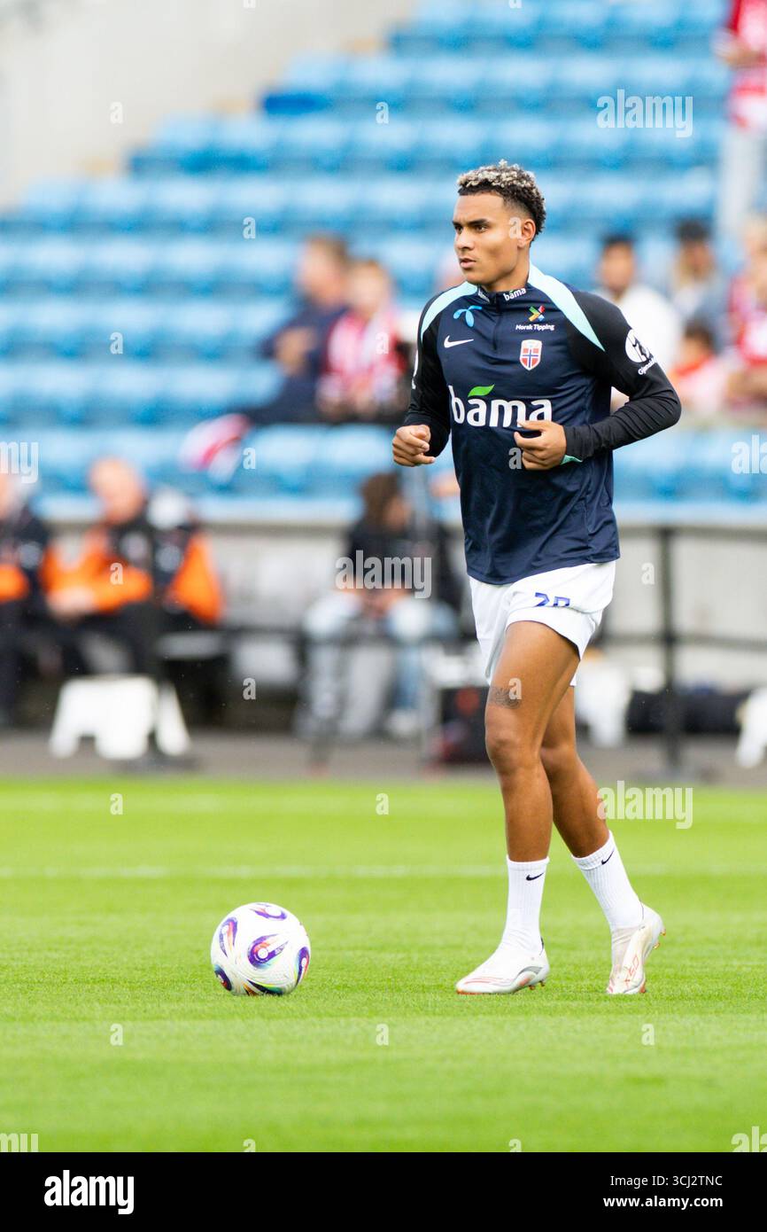 antonio-nusa-20-norway-are-seen-during-warm-up-before-the
