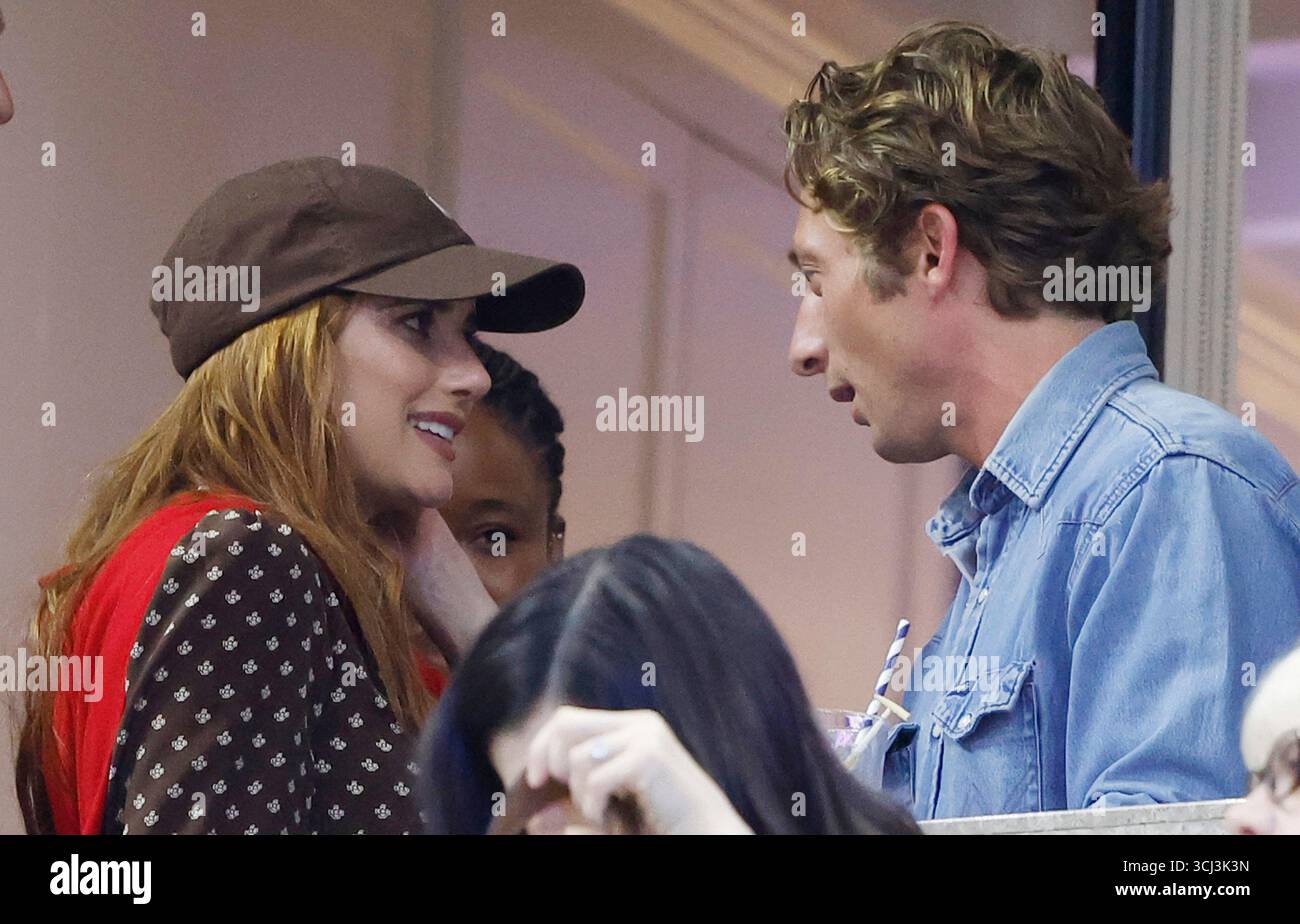 New York, United States. 04th Sep, 2025. Emma Roberts talks to Jeremy Allen White as they attend the Women's semifinal match between Aryna Sabalenka of Belarus play Jessica Pegula at the 2025 US Open Tennis Championship at the USTA Billie Jean King National Tennis Center in New York City on Thursday, September 4, 2025. Photo by John Angelillo/UPI Credit: UPI/Alamy Live News Stock Photo
