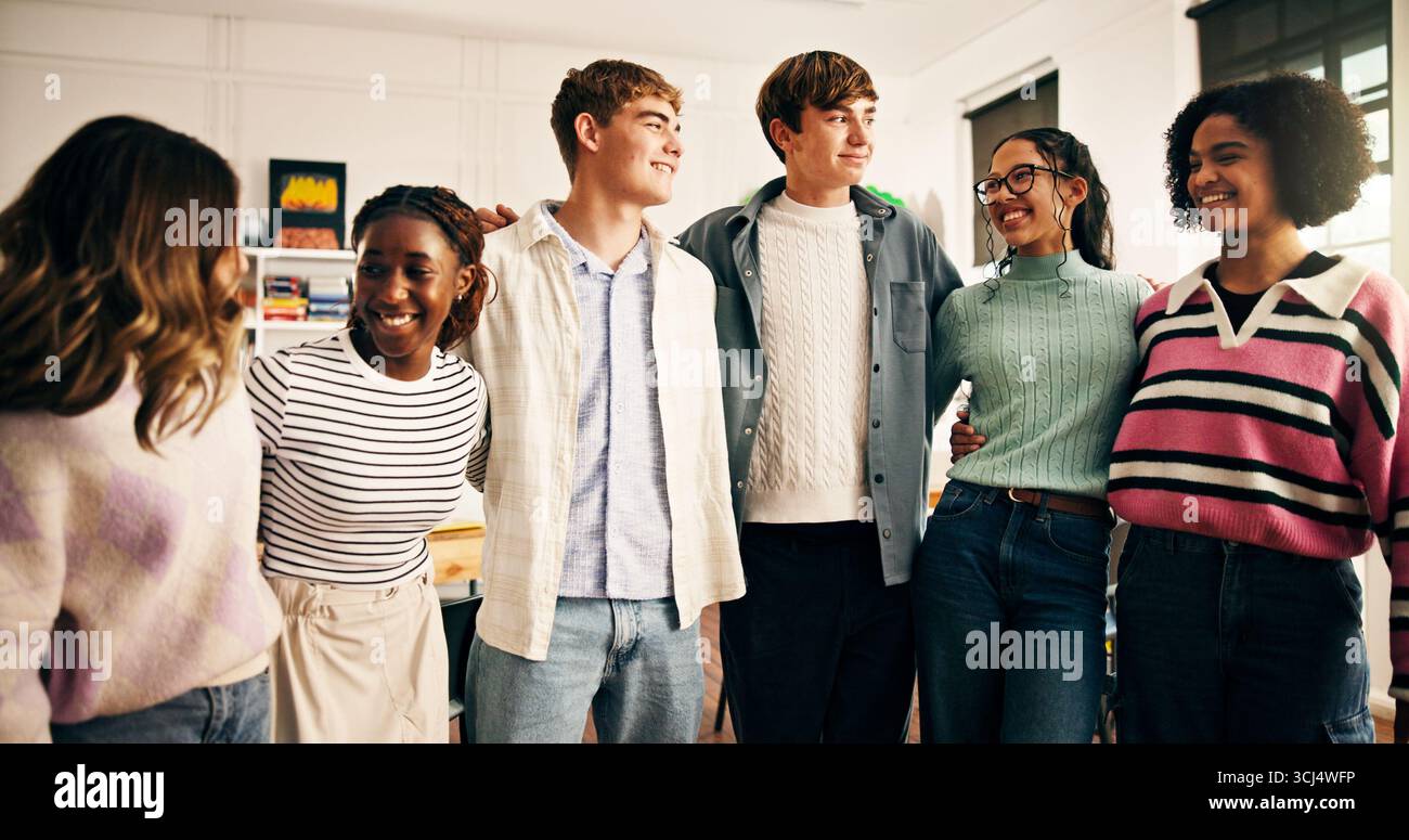 Child team project classroom hi-res stock photography and images - Alamy